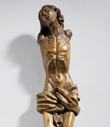 XVIe siècle et avant - Christ crucifié  en bois de tilleul - Fin du 16e siècle